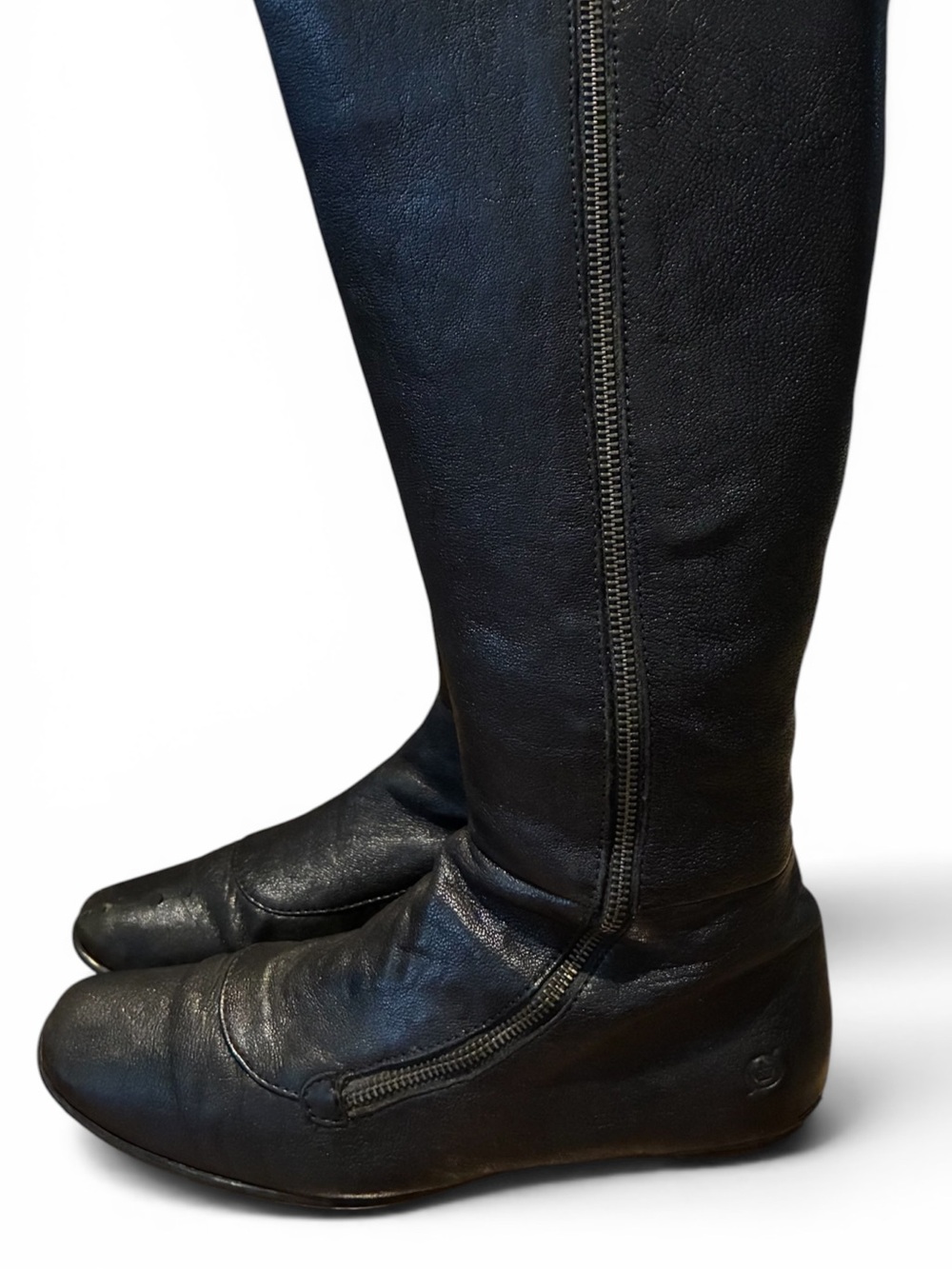 Vintage BORN Mod 60’s style black leather knee high, full zip boots. Sz9.5